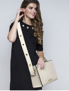 Idee de tenue avec sac simili cuir blanc